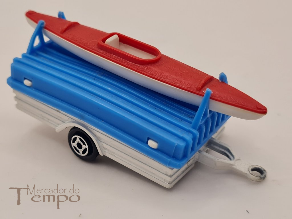 Miniatura Carro Oldsmobile + Atrelado com Caiaque Majorette #253