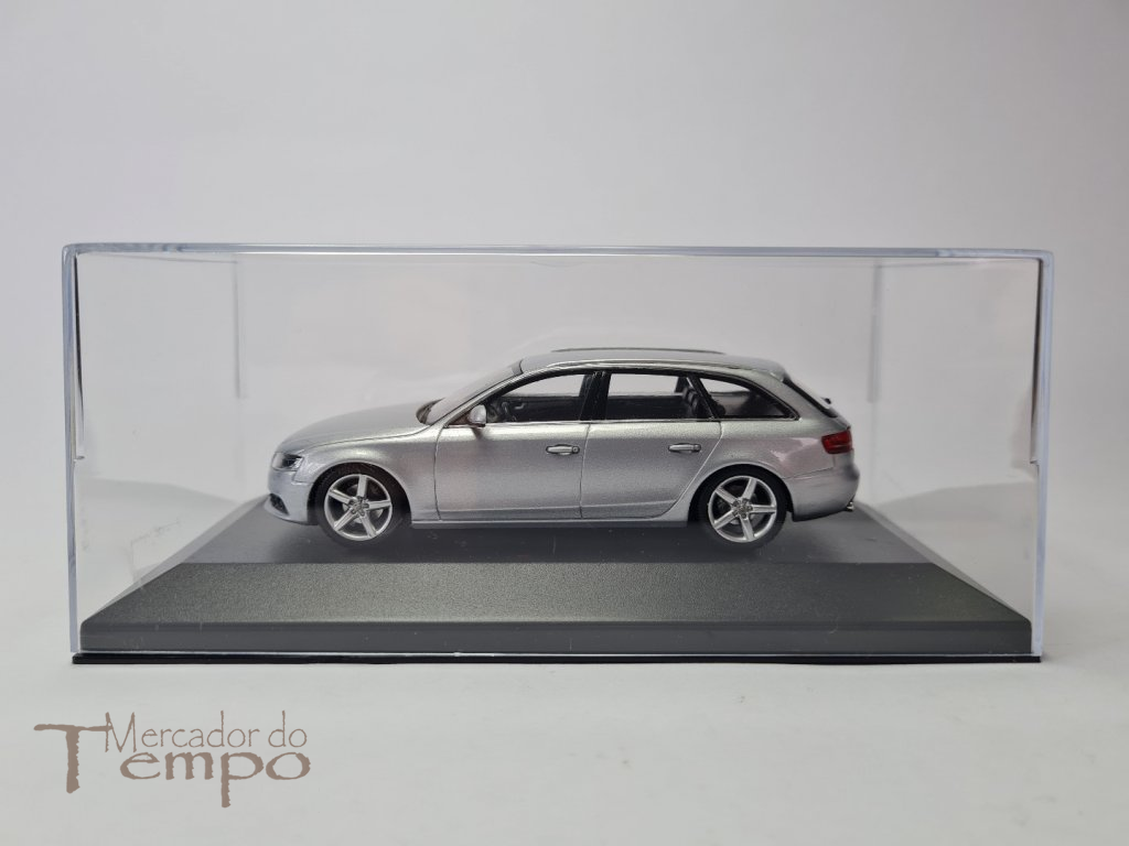 Miniatura 1/43 Minichamps Audi A4 Avant 