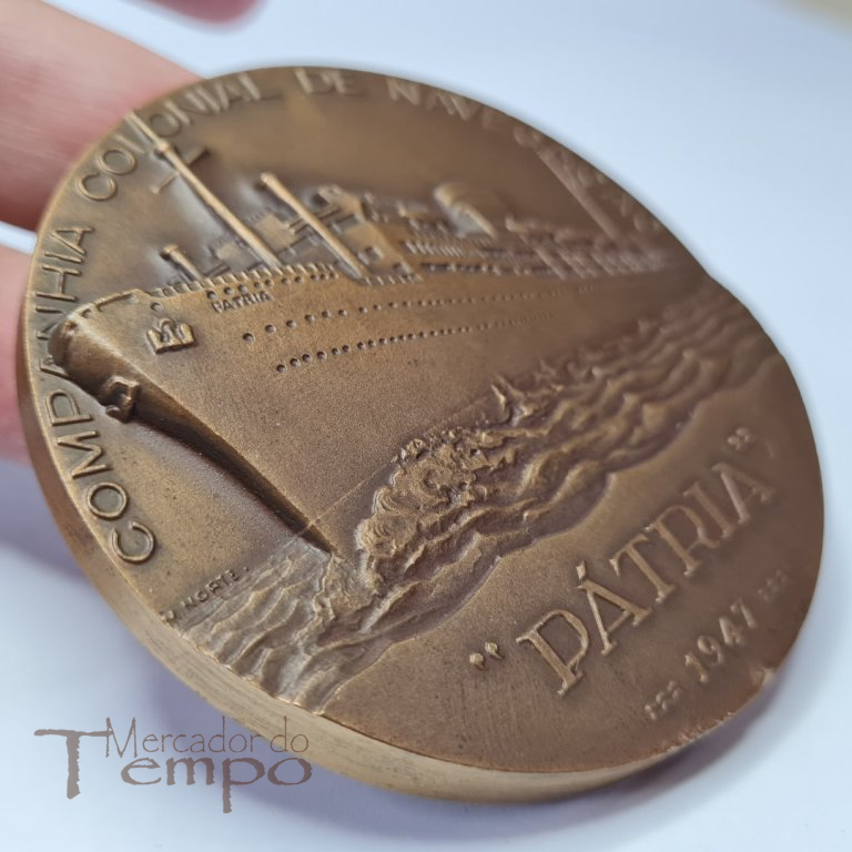 Medalha bronze Companhia Colonial de Navegação, 25 anos 1922-1947, Pátria