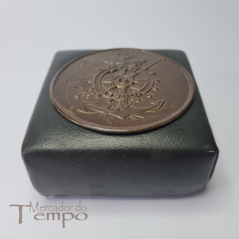 Pisa-papeis com placa em bronze CNN Companhia Nacional de Navegação