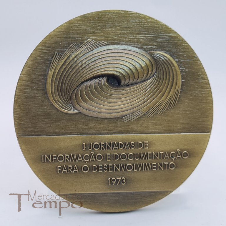Medalha em bronze das I Jornadas de Informação e Documentação para o Desenvolvimento, 1973