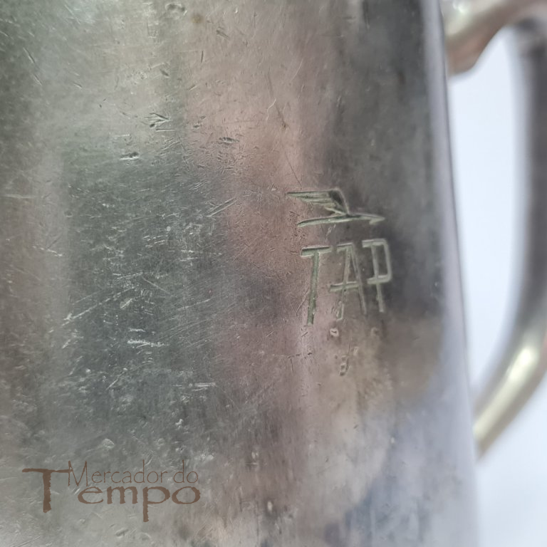  Leiteira de grande dimensão com simbolo da TAP, anos 50