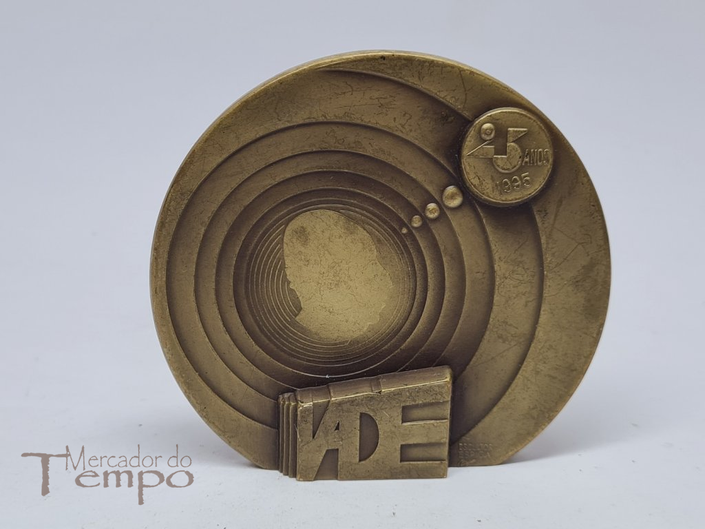 Medalha bronze Faculdade Arte & Design IADE 25 anos Espiga Pinto