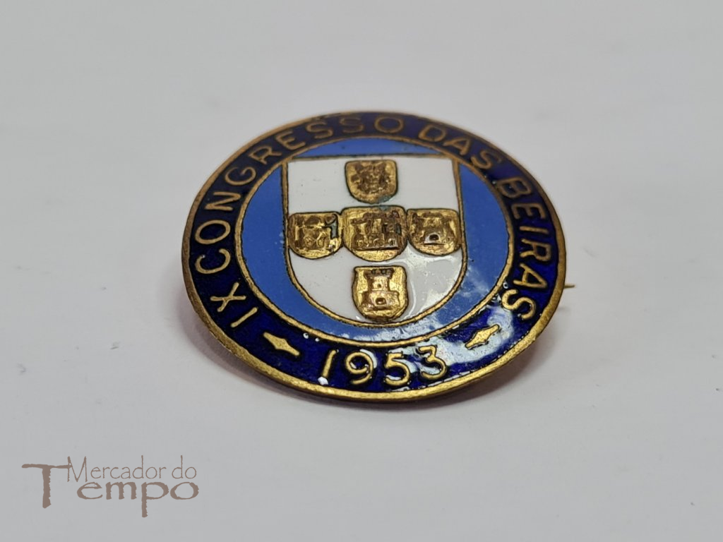 Pin grande esmaltado do IX Congresso das Beiras, 1953