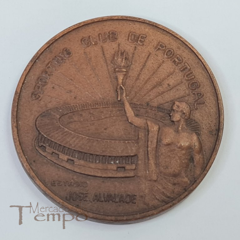Medalha em cobre comemorativa dos 50 anos do Sporting Club de Portugal. 1906 - 1956.