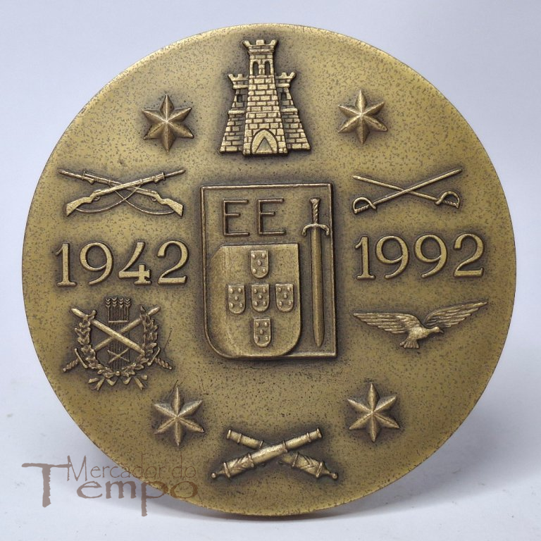 Medalha em bronze comemorativa dos 50 anos da Turma 260 da Escola do Exército (1942-1992)