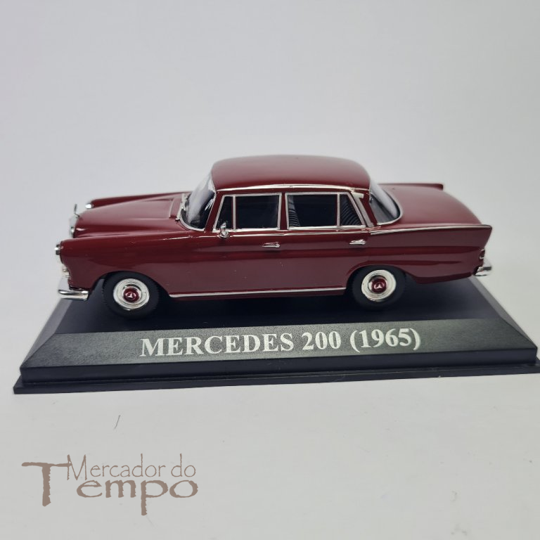 Miniatura 1/43 Altaya Mercedes 200 - 1965