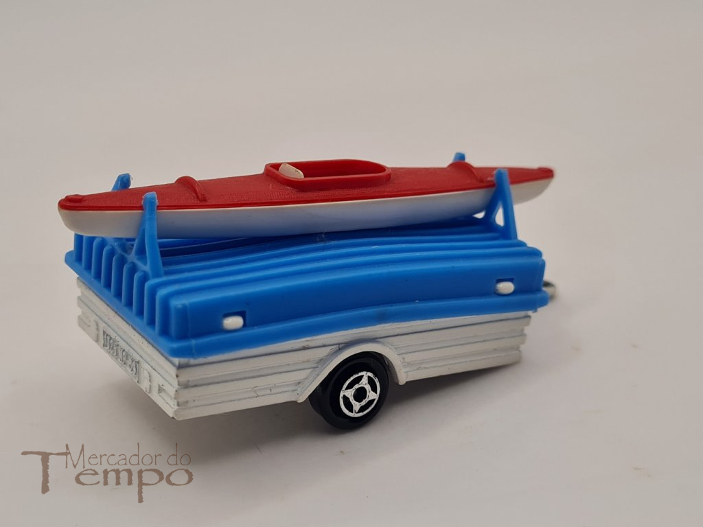 Miniatura Carro Oldsmobile + Atrelado com Caiaque Majorette #253