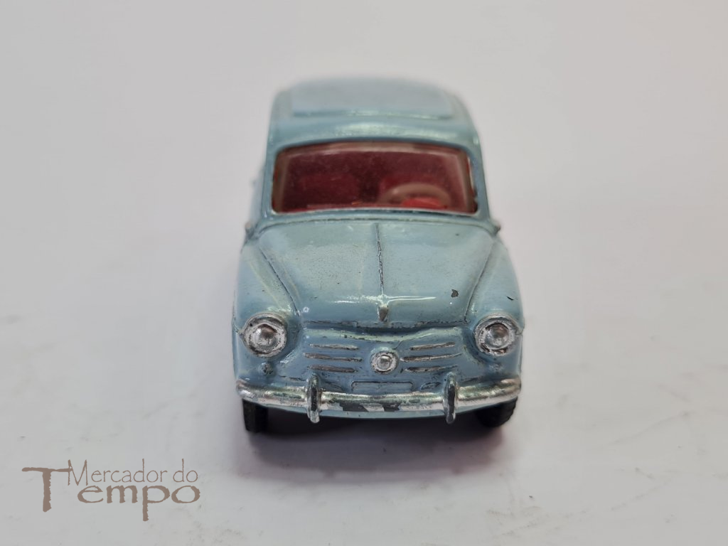 Miniatura Dinky Toys Fiat 600