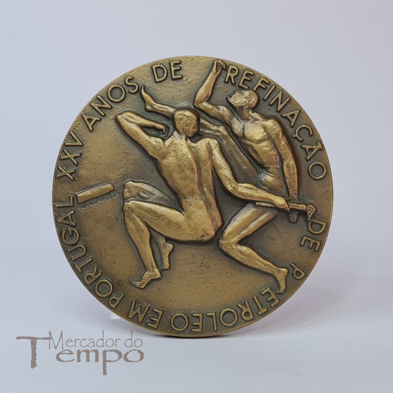 Medalha bronze SACOR comemorativa 25 anos. Assinada - Joaquim Correia