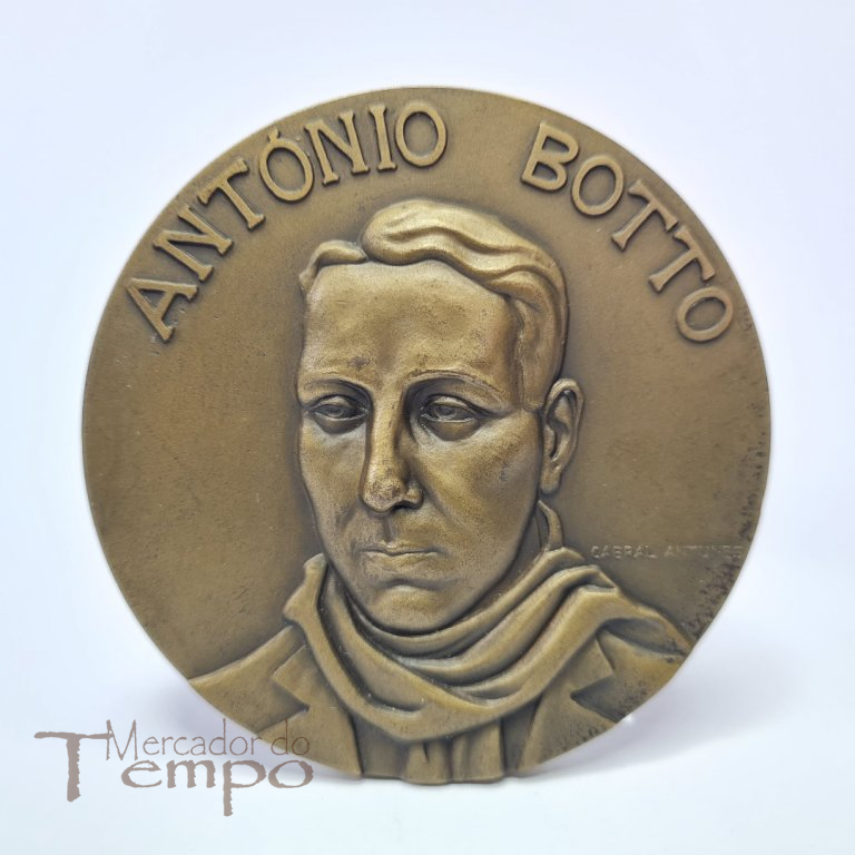 Medalha bronze escritor António Boto, Cabral Antunes