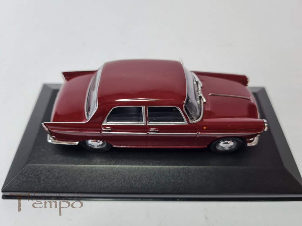 Miniatura 1/43 Altaya Peugeot 404