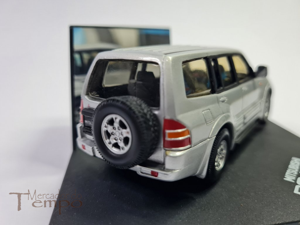 Miniatura 1/43 MTech Mitsubishi Pajero