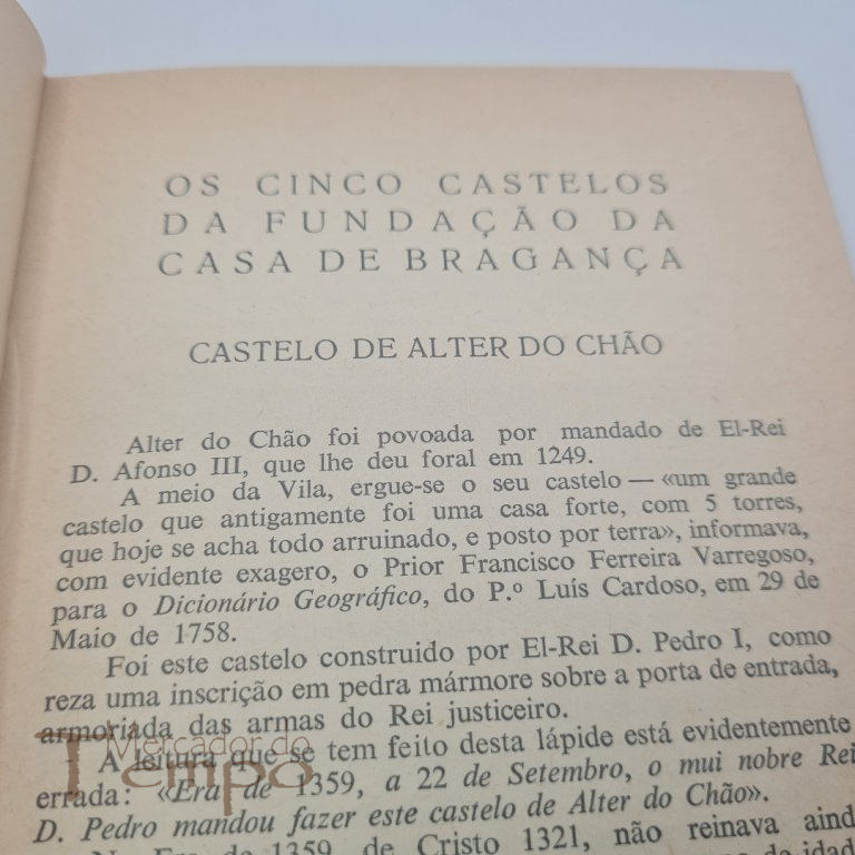 A Arte em Portugal – Os Cinco Castelos da Fundação da Casa de Bragança, assinado
