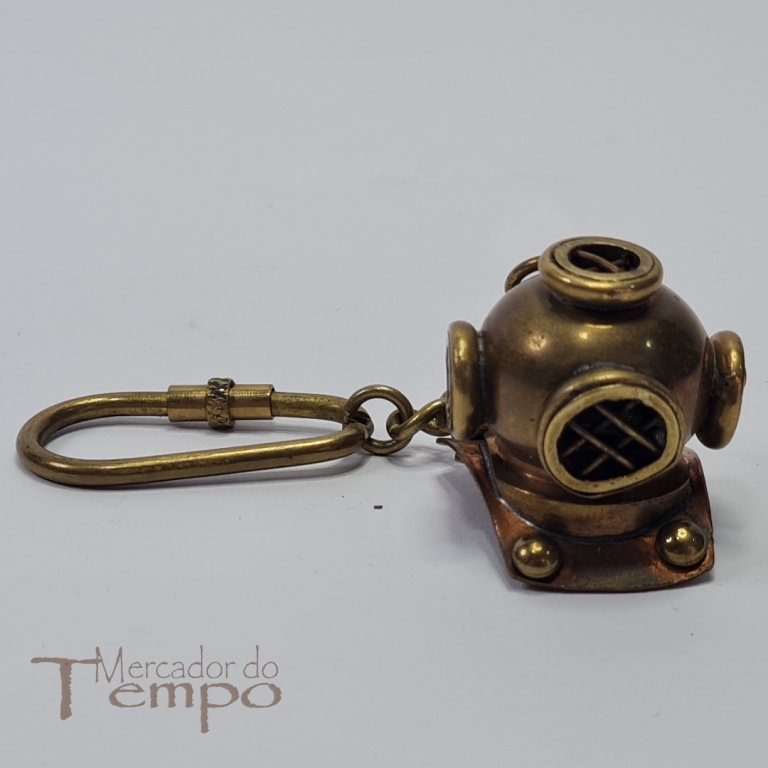 Porta chaves em latão e cobre com Escafandro/Mergulho