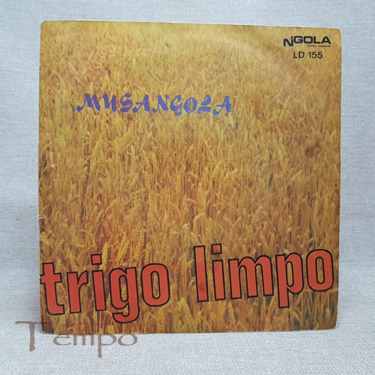 
Disco 45rpm Conjunto Musangola – Trigo Limpo - N’Gola LD155. Capa com sinais de uso, manchas na parte de trás, pequeno rasgo, com assinatura de posse. Disco em bom estado.