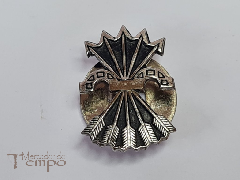 Pin/ abotoadeira antigo da Falange Espanhola