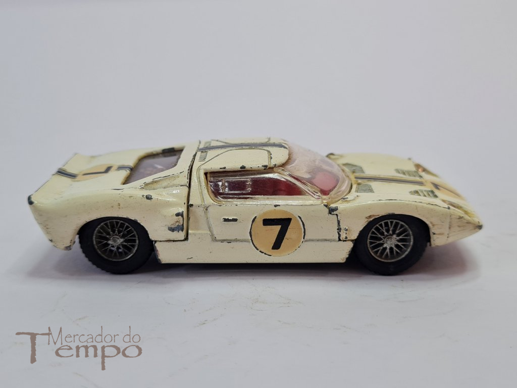 Miniatura Dinky Toys Ford GT