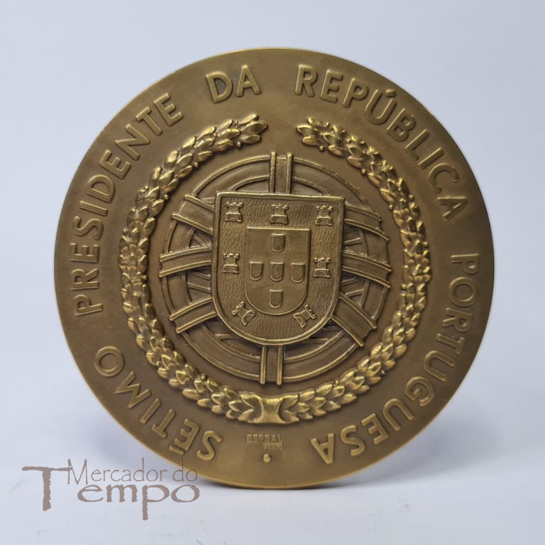 Medalha bronze Manuel teixeira Gomes 7º Presidente de Portugal