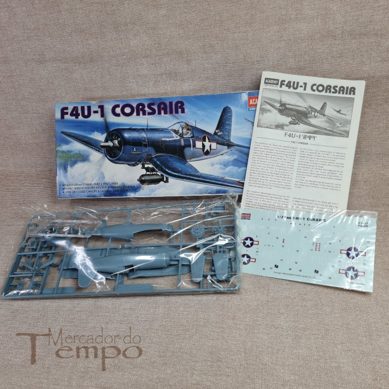 kit academy 1/72 f4u-1 Corsair