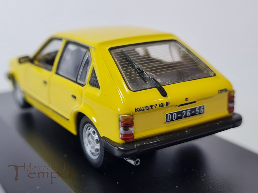 Miniatura 1/43 Altaya Opel Kadett 1.6 s