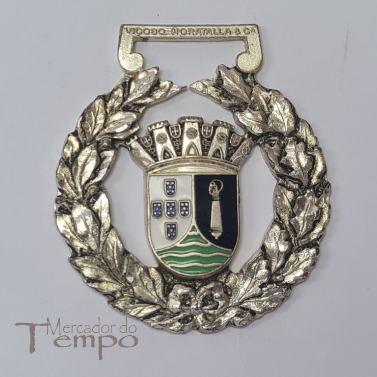 medalha com esmaltes da visita Presidencial à Guiné em 1955 do Presidente da Republica, Francisco Craveiro Lopes
