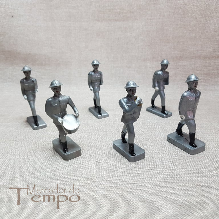 Conjunto de 6 Soldados Militares em plastico Português OSUL