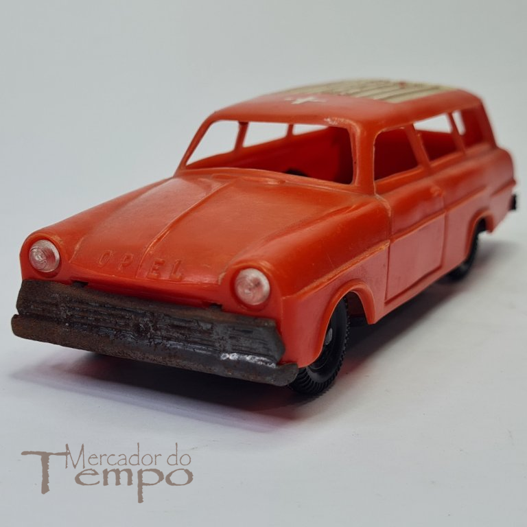 Brinquedo Português vintage PePe Ambulância Opel Rekord