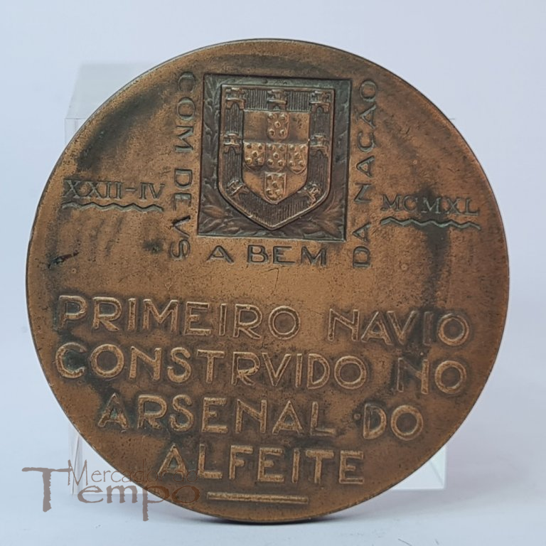 Medalha em bronze primeiro Navio construido no Arsenal do Alfeite 1940