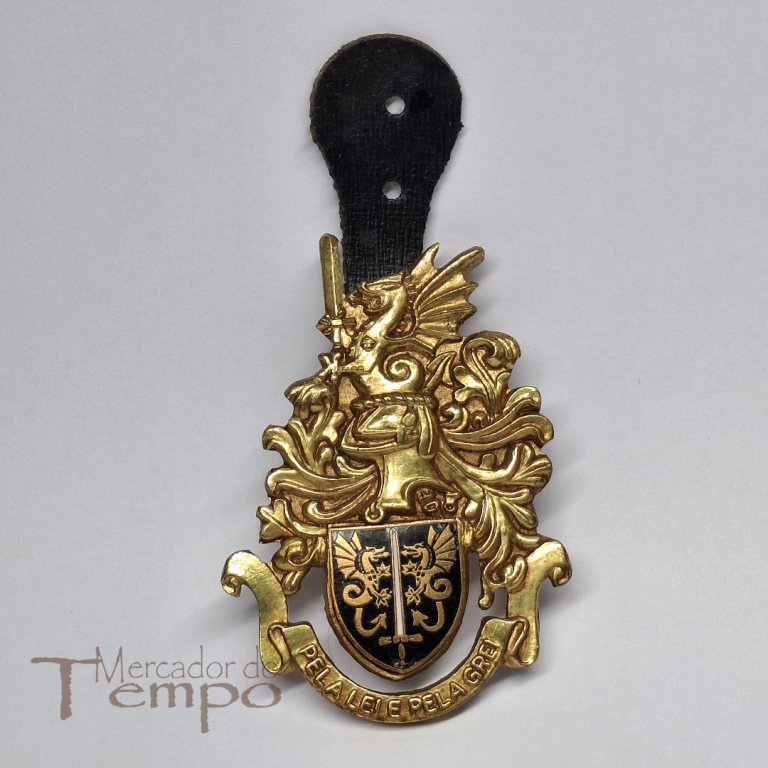  
Crachá militar esmaltado da GNR
 