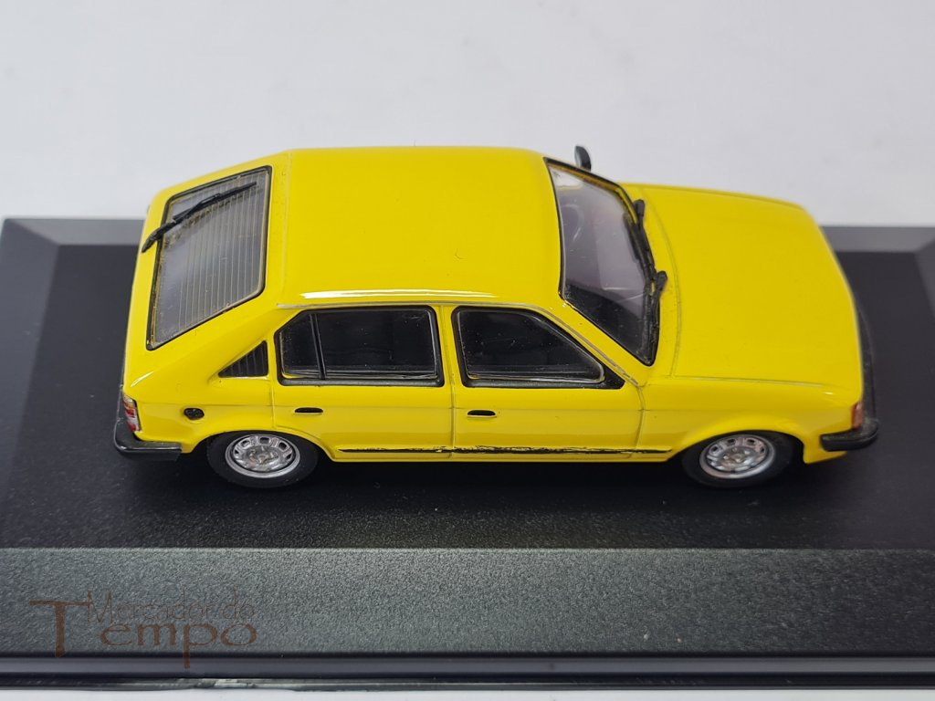 Miniatura 1/43 Altaya Opel Kadett 1.6 s