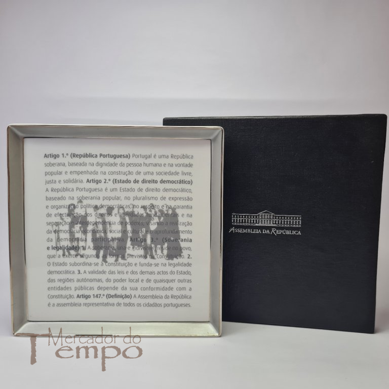 bandeja comemorativa dos 30 anos da Constituição da Republica 