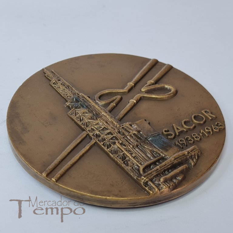 Medalha bronze SACOR  25 anos. Assinada - Joaquim Correia