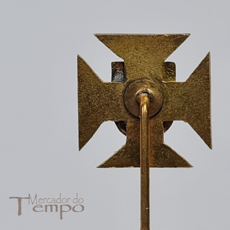 Pin esmaltado com Cruz de Cristo e Escudo Português