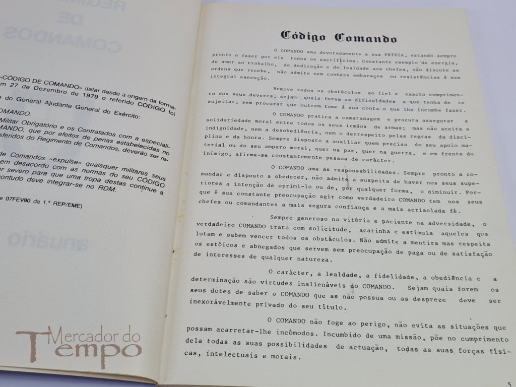 Anuário de 1981 do Regimento de Comandos