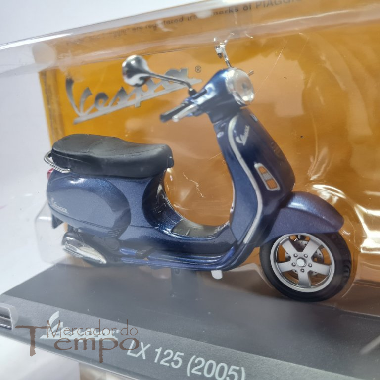 Miniatura Altaya 1/18 Mota Vespa LX 125, 2005