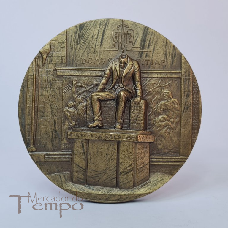 Medalha bronze Dr. António Oliveira Salazar (Decapitado)