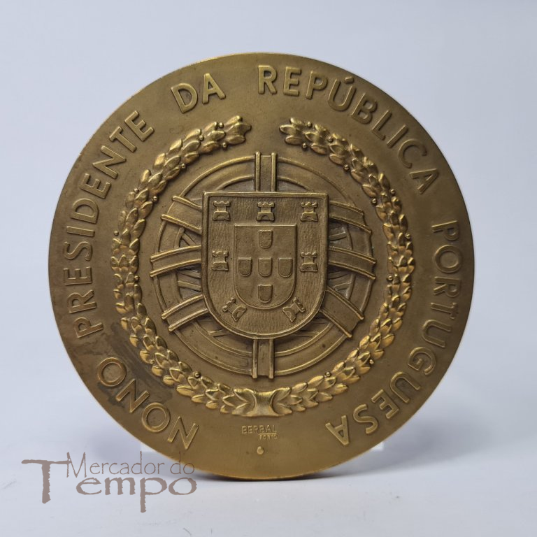 Medalha bronze General Oscar Carmona 9º Presidente de Portug