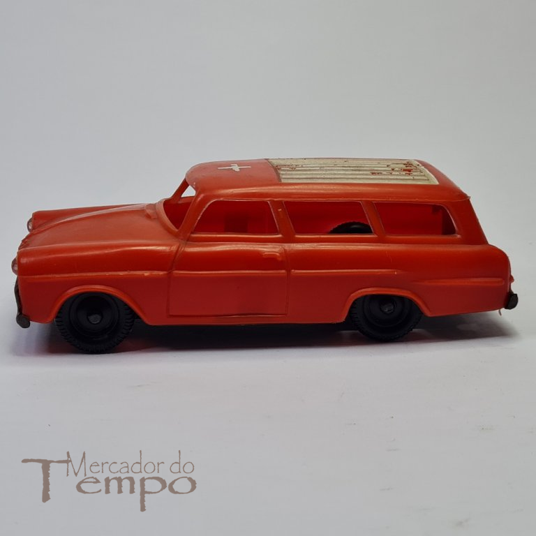 Brinquedo Português vintage PePe Ambulância Opel Rekord