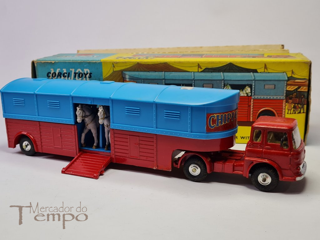 1/43 Corgi Toys Chipperfield's Circus Horse Transporter com caixa original