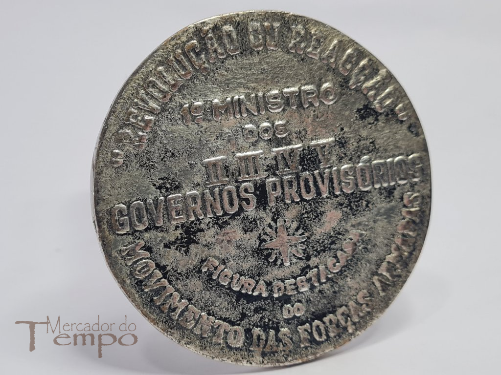 Medalha em bronze prateado do General Vasco Gonçalves