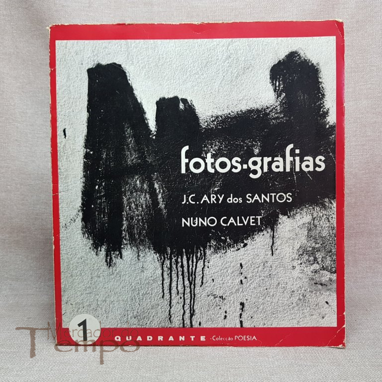  
J.C.Ary dos Santos / Nuno Calvet , Fotos-grafias, Quadrante, Poesia. Invulgar livro/Photobook com diversos poemas a diversas personalidades / retratos, com diversas fotografias. Com 52 páginas. Sinais de uso, assinatura de posse, primeira e ultima página com algumas manchas, páginas interiores, algumas com ligeiras manchas.
