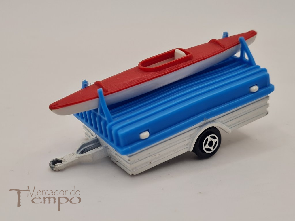 Miniatura Carro Oldsmobile + Atrelado com Caiaque Majorette #253