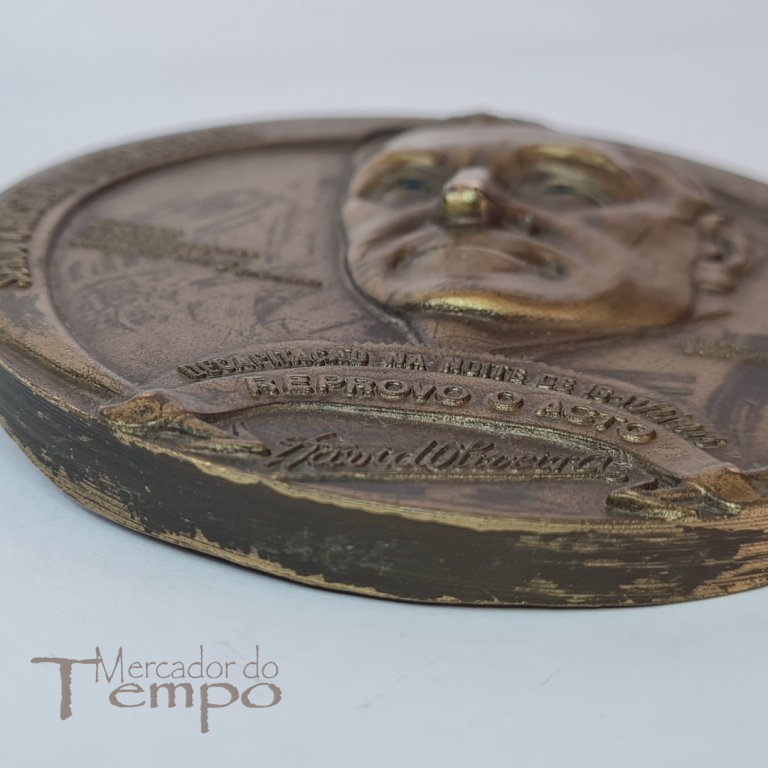 Medalha bronze Dr. António Oliveira Salazar (Decapitado)