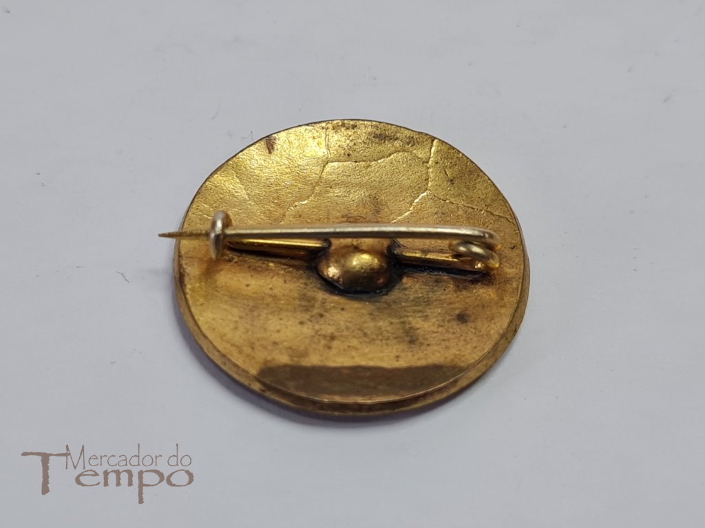 Pin grande esmaltado do IX Congresso das Beiras, 1953