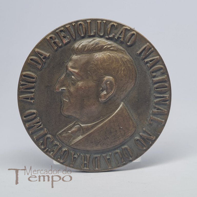 Medalha bronze comemorativa visita de Salazar à C.M.L.1966