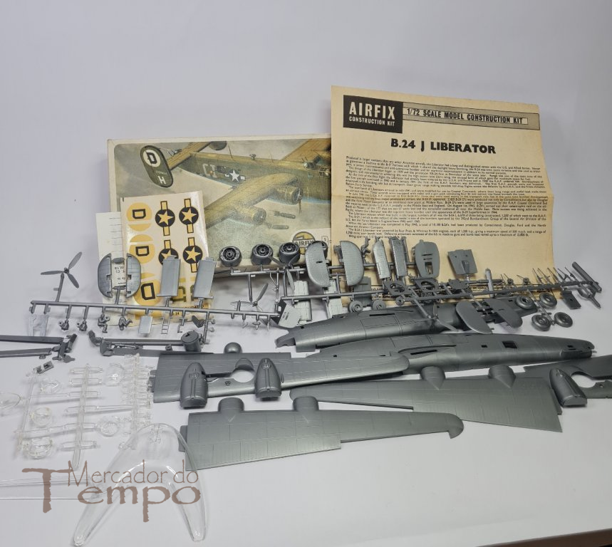 Kit escala 1/72 Airfix  avião militar B-24 J Liberator 